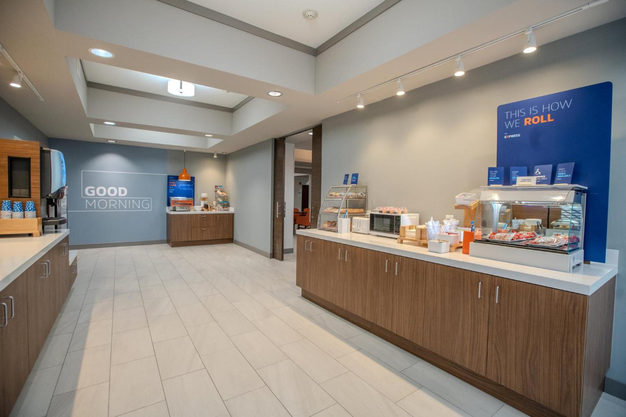 Holiday Inn Express & Suites Cleveland By Ihg Luaran gambar
