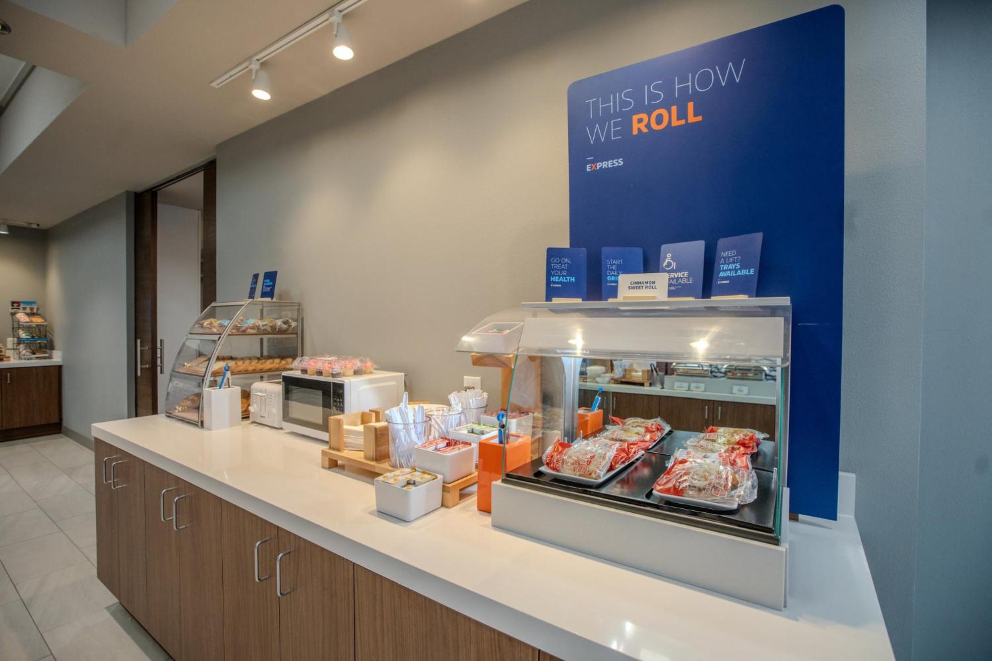 Holiday Inn Express & Suites Cleveland By Ihg Luaran gambar
