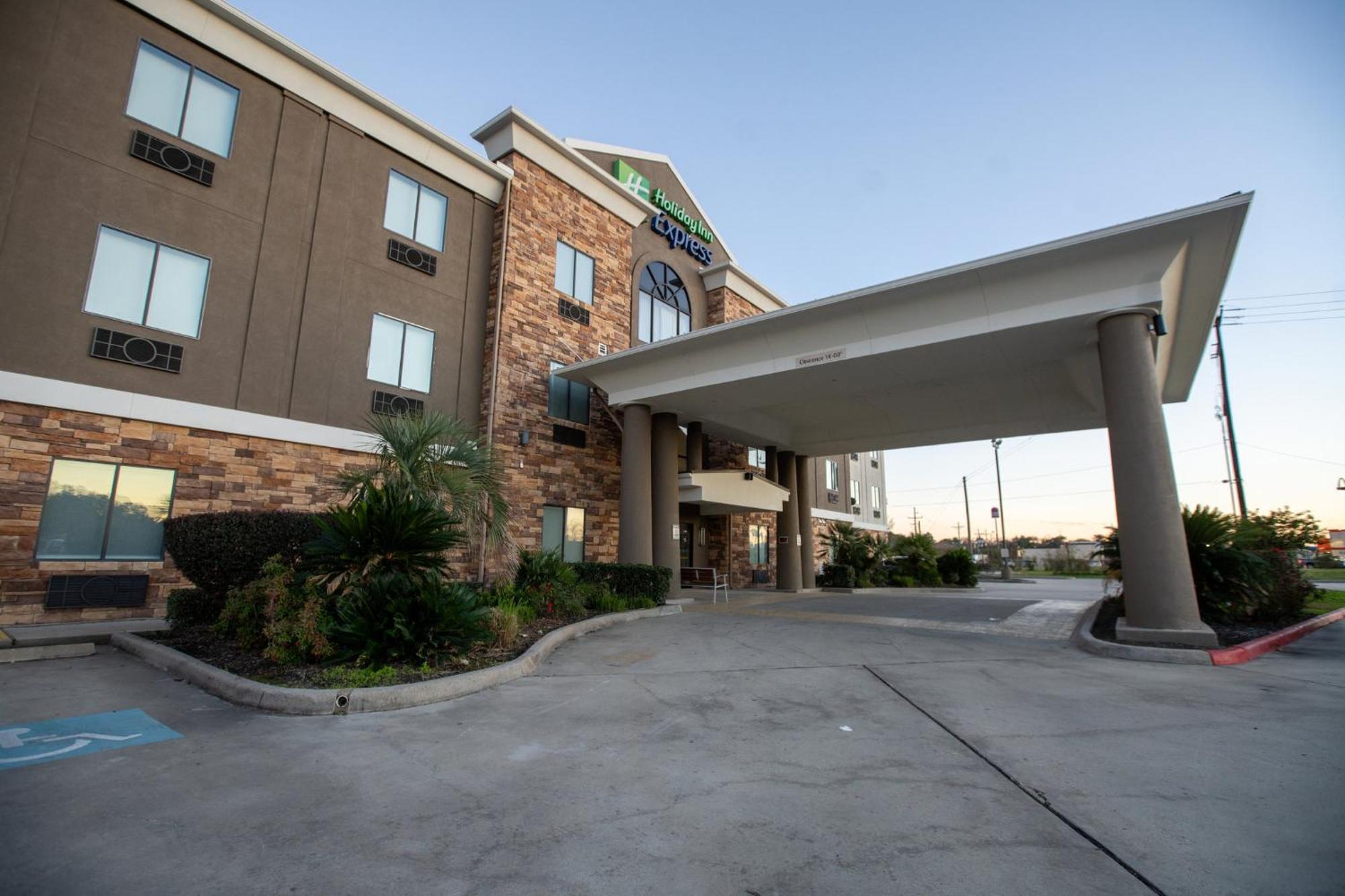 Holiday Inn Express & Suites Cleveland By Ihg Luaran gambar