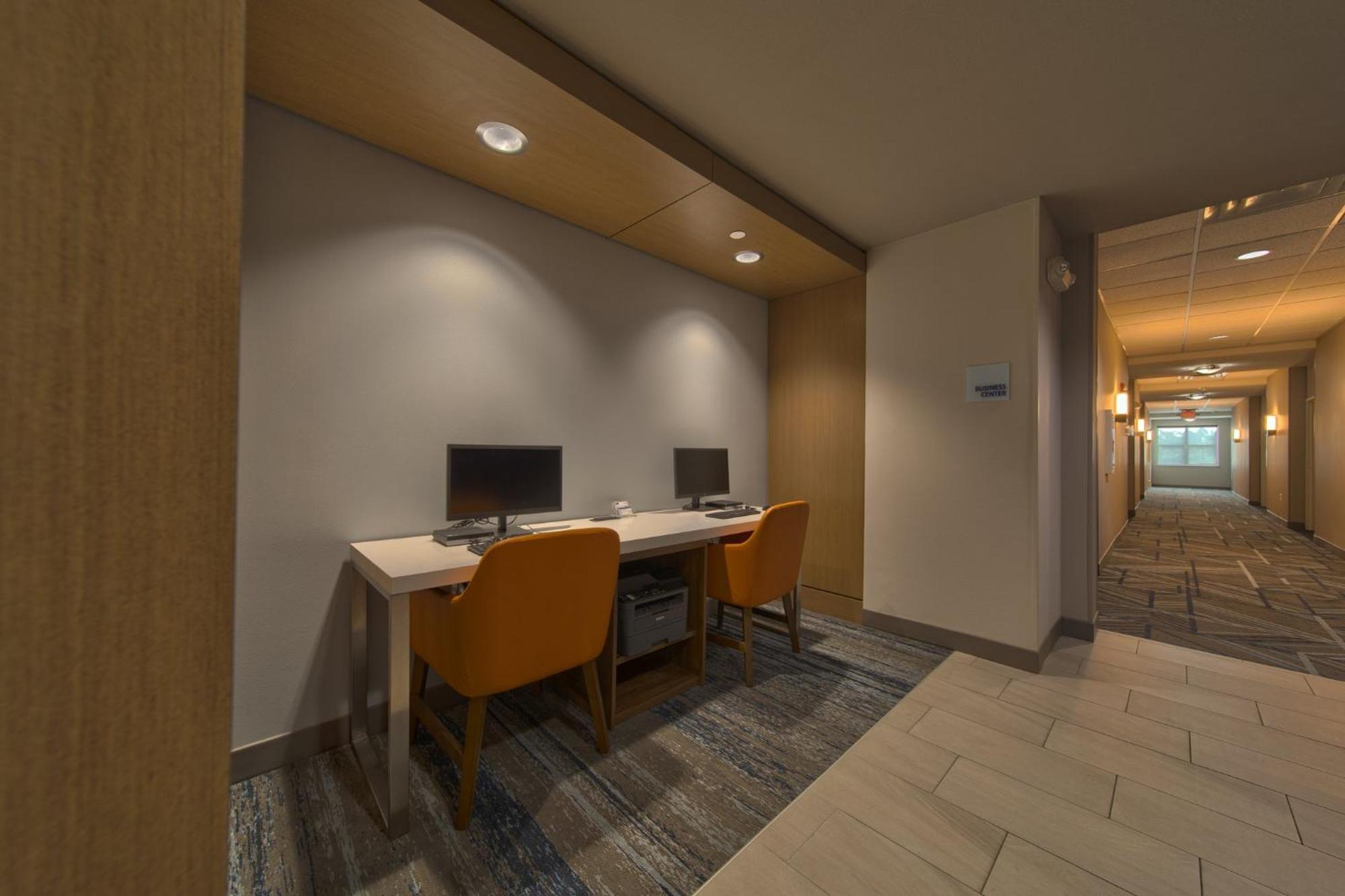 Holiday Inn Express & Suites Cleveland By Ihg Luaran gambar